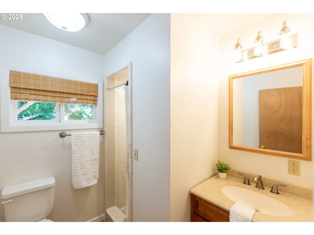 $650,000 | 1379 Tucker Road, Hood River, OR 97031