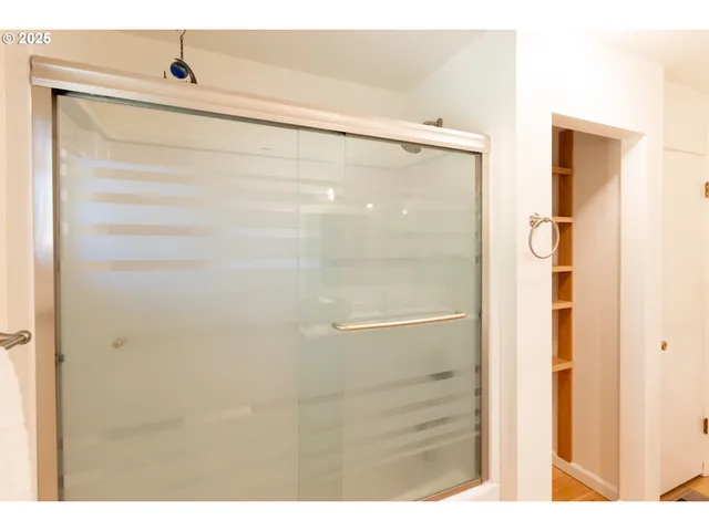 $650,000 | 1379 Tucker Road, Hood River, OR 97031