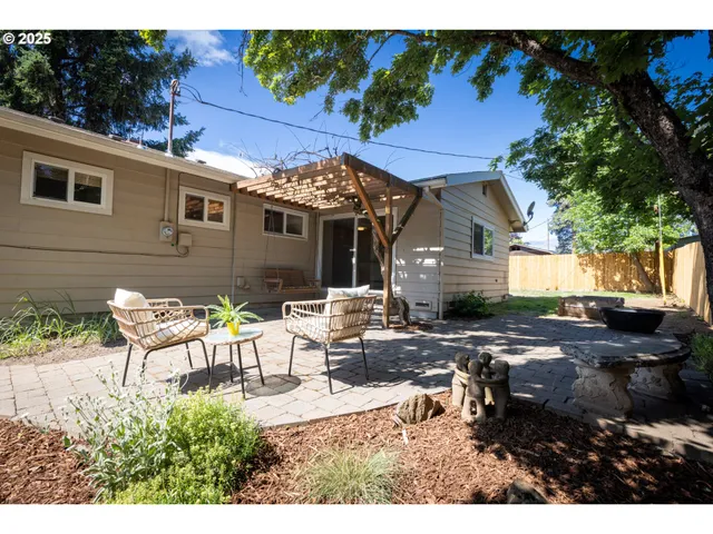 $650,000 | 1379 Tucker Road, Hood River, OR 97031