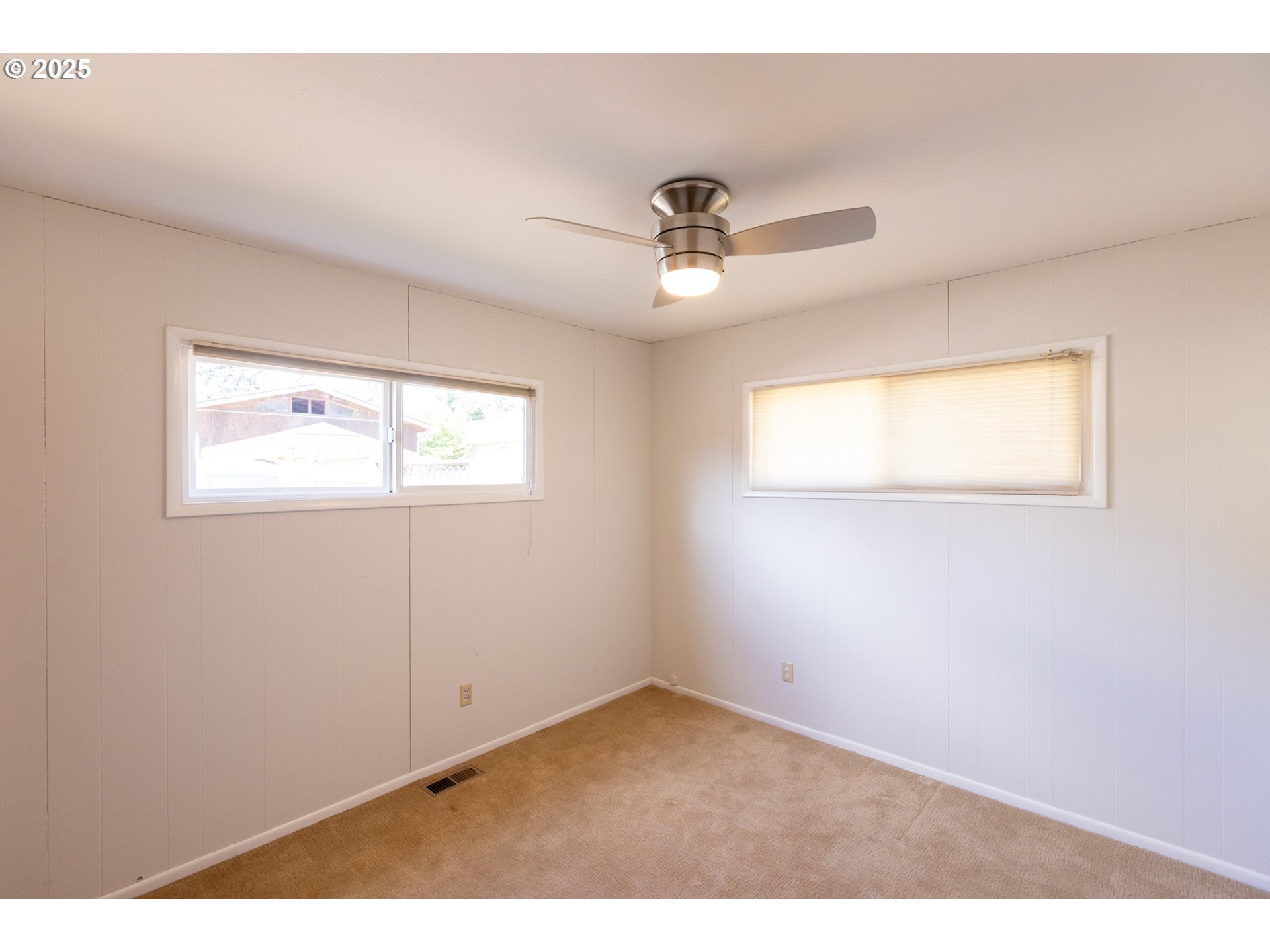 1379 Tucker Road Hood River, OR 97031 - Photo 42 of 48