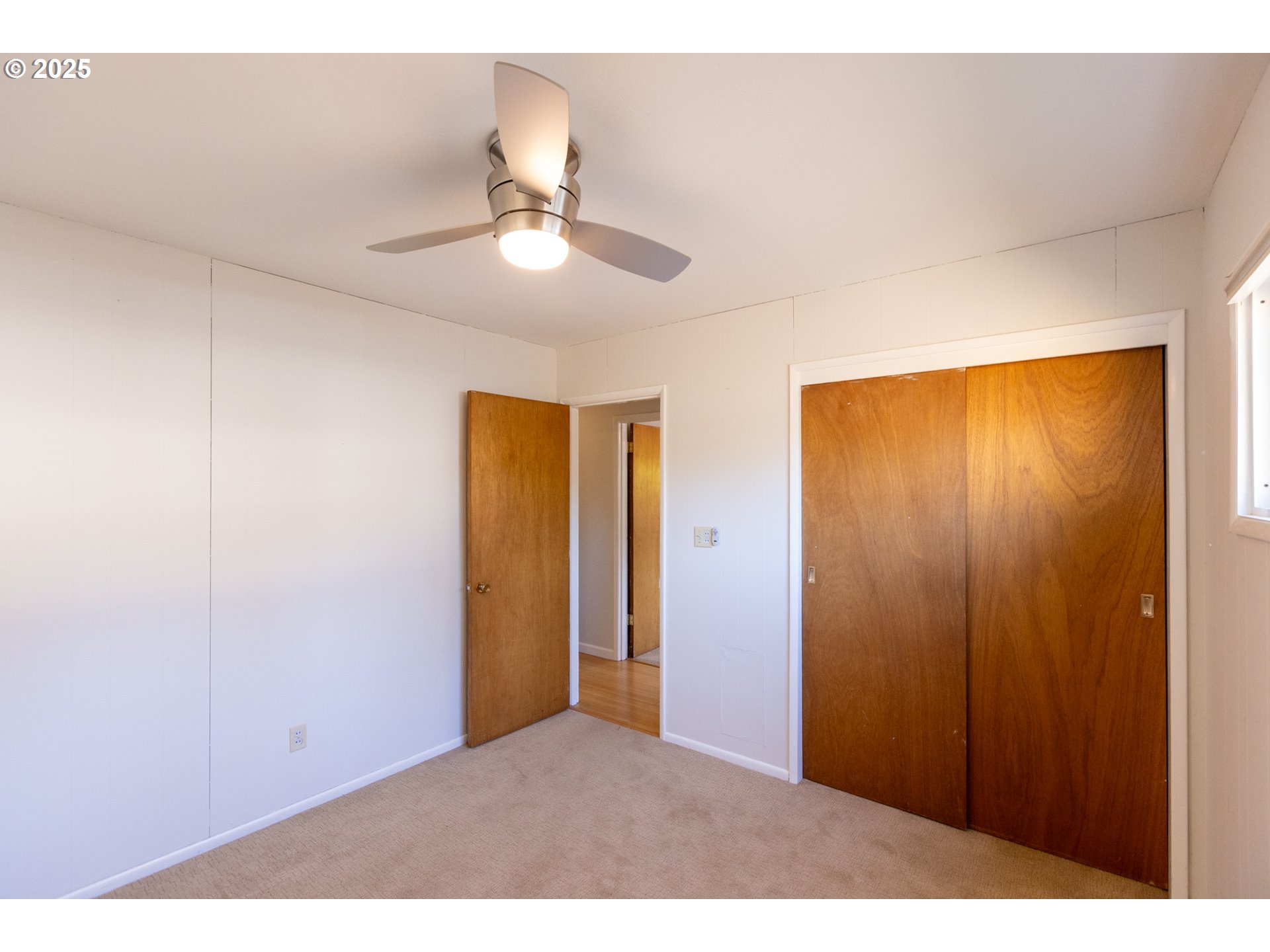 1379 Tucker Road Hood River, OR 97031 - Photo 44 of 48