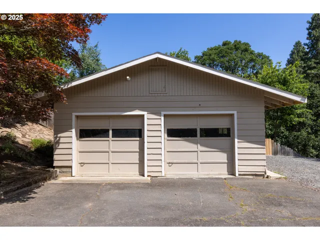 $650,000 | 1379 Tucker Road, Hood River, OR 97031