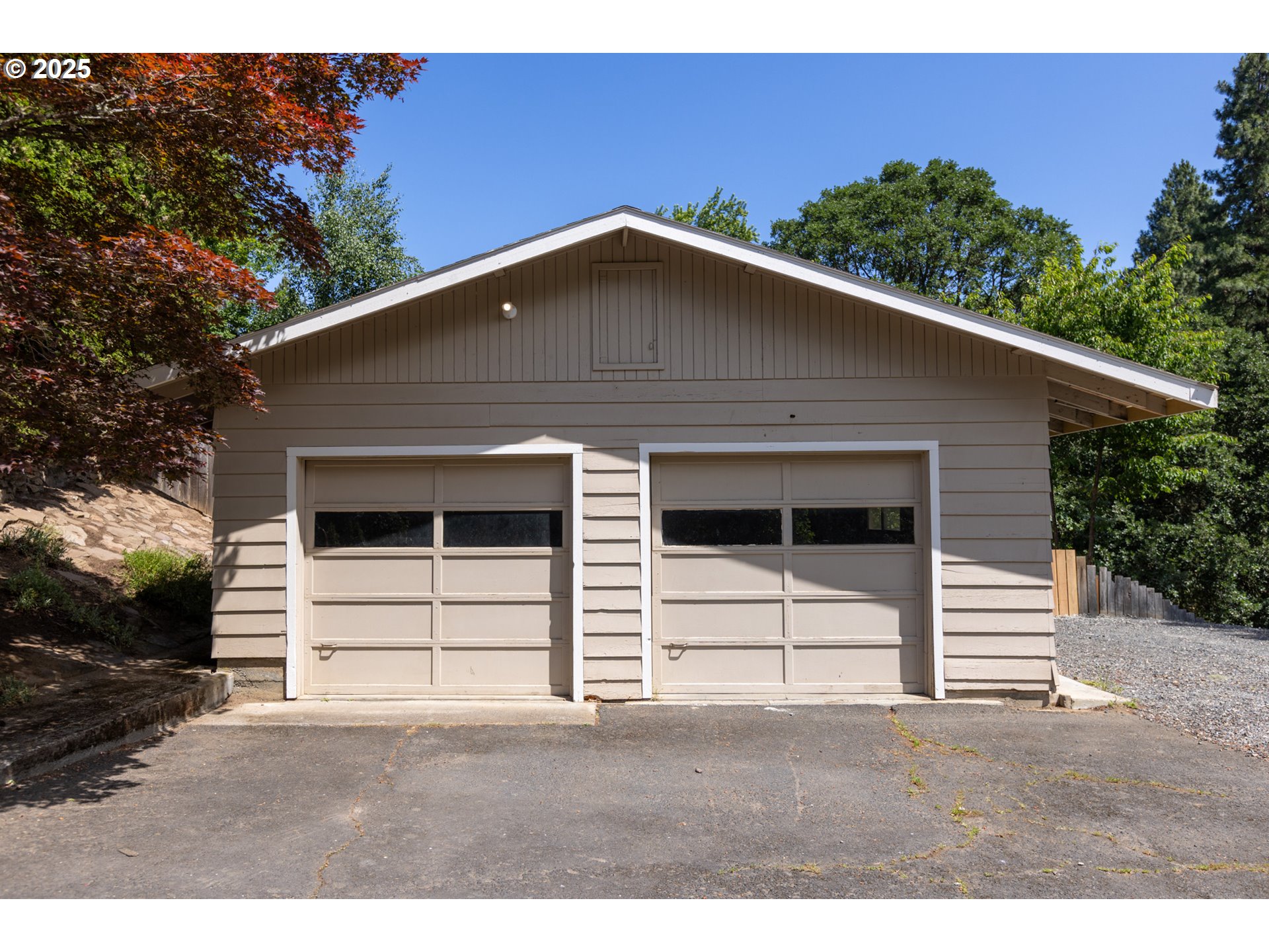 1379 Tucker Road Hood River, OR 97031 - Photo 45 of 48