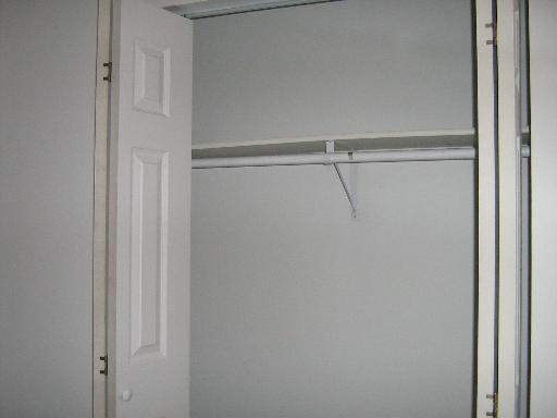 9205 Potter Road, Unit 1E Des Plaines, IL 60016 - Photo 5 of 12 Gallery Image 5