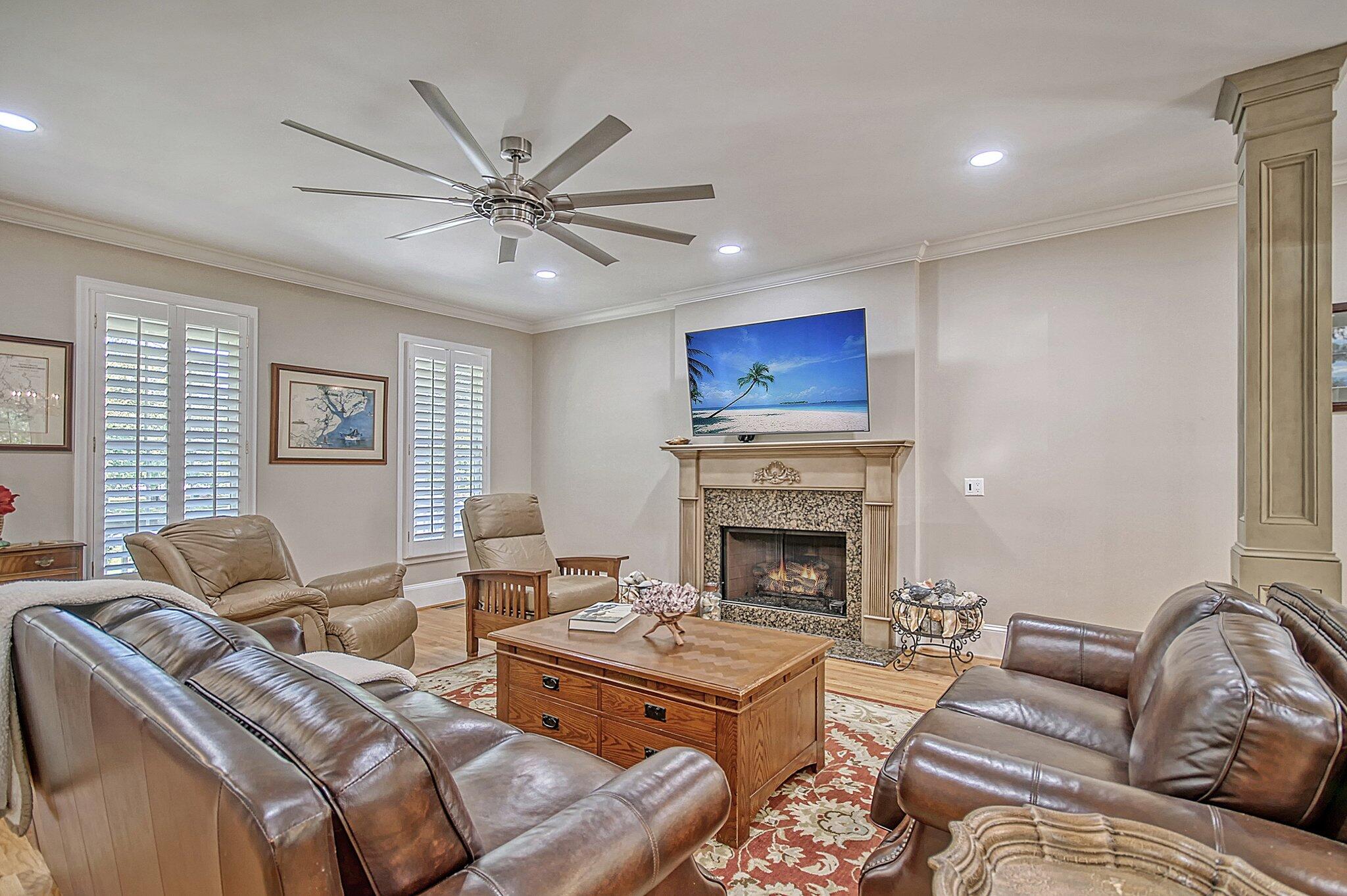 437 Commonwealth Road Mount Pleasant, SC 29466 - Photo 11 of 63 24-web-or-mls-CREM_437 Commonwealth_024