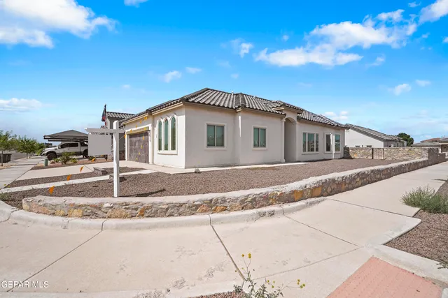 a house view with a outdoor space