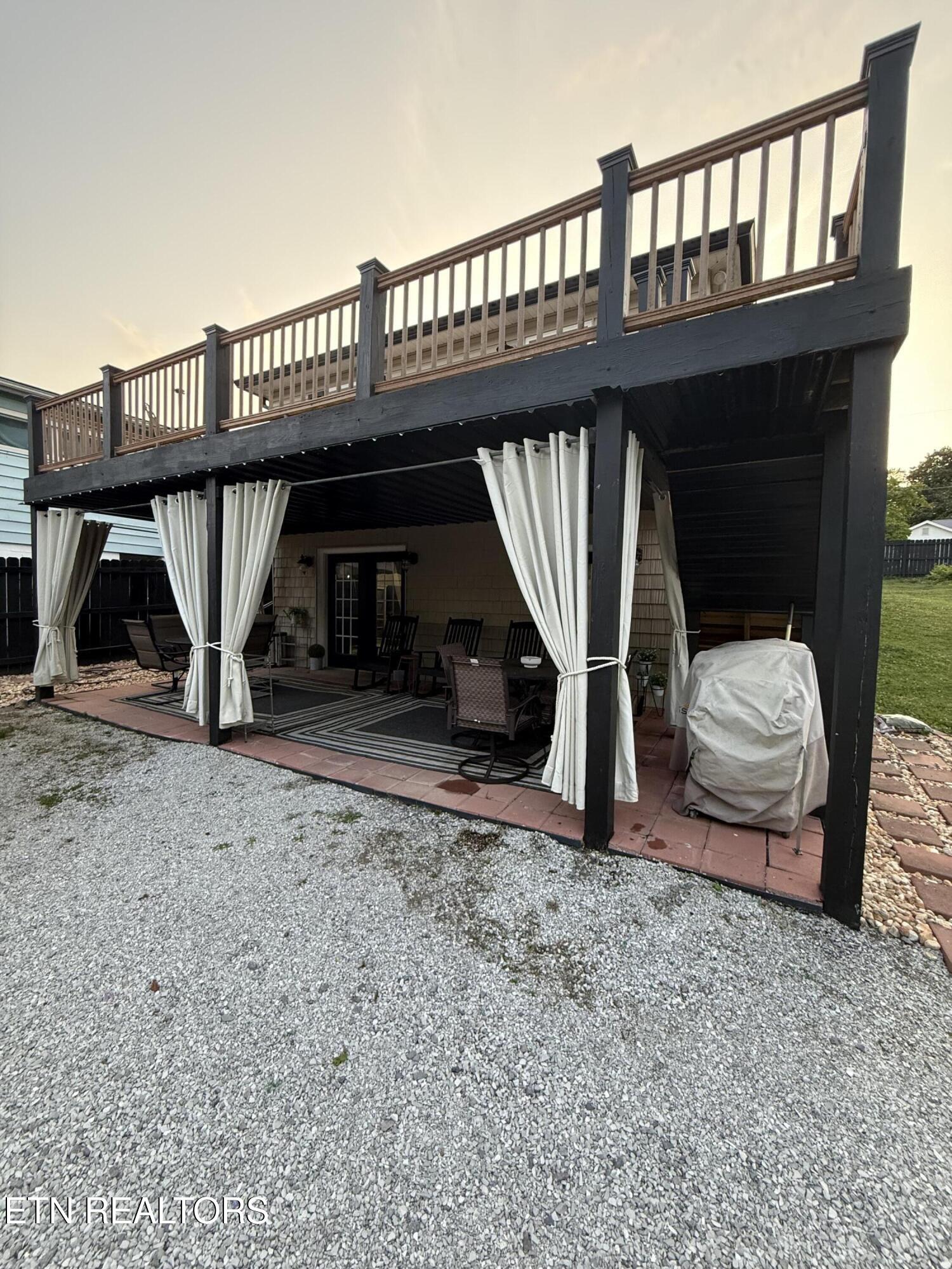 925 Medaris Street Clinton, TN 37716 - Photo 19 of 52 IMG_3925