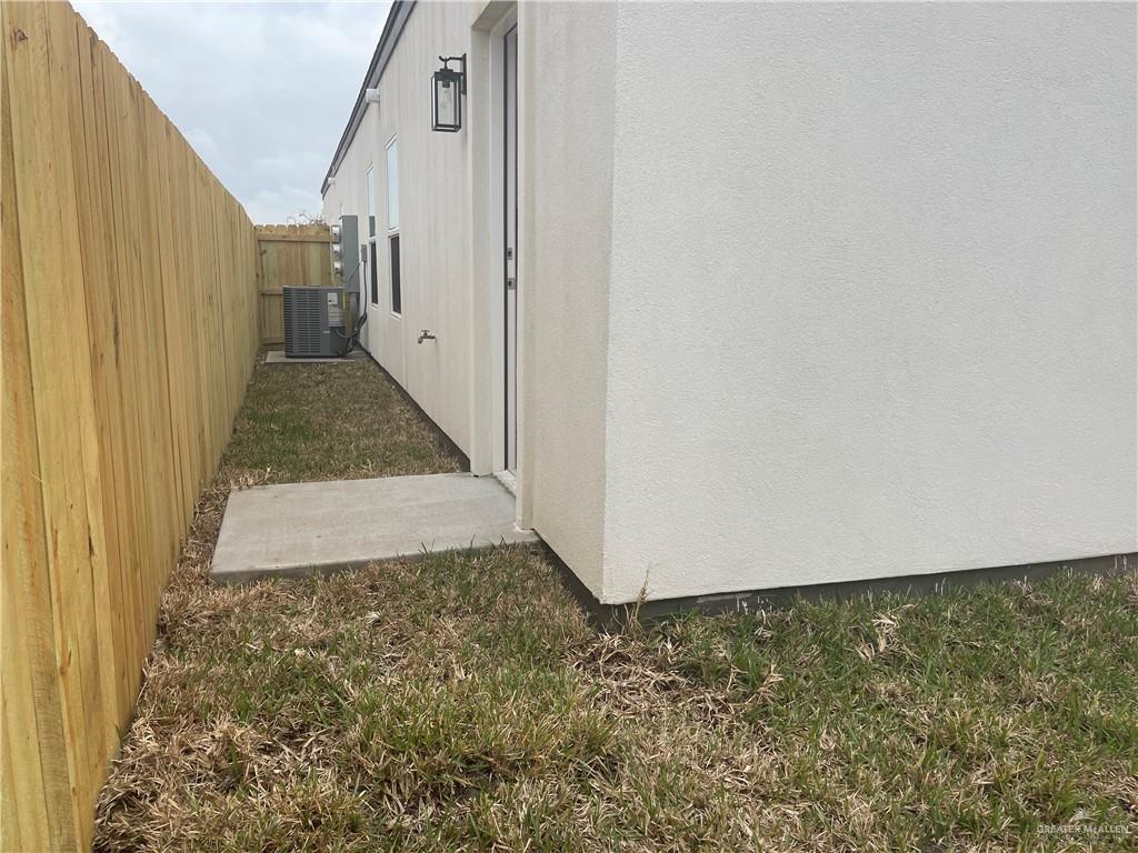 605 Sparrow Road Weslaco, TX 78596 - Photo 30 of 31 a view of entryway