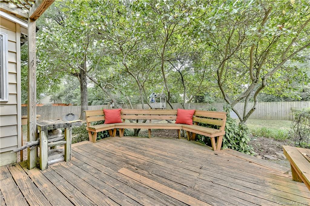 621 Westbury Road Charlotte, NC 28211 - Photo 34 of 45 a deck view with a seating space
