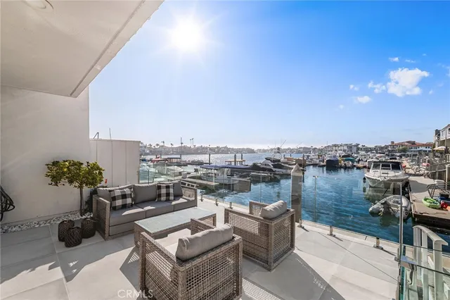 $2,150,000 | 16435 Harbour Lane, Unit 13, Huntington Beach, CA 92649