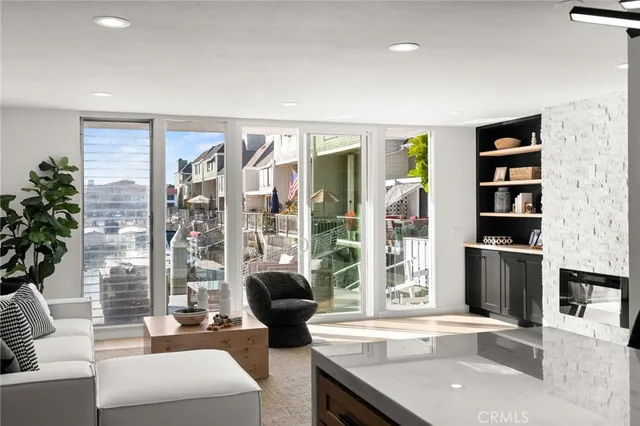 $2,150,000 | 16435 Harbour Lane, Unit 13, Huntington Beach, CA 92649