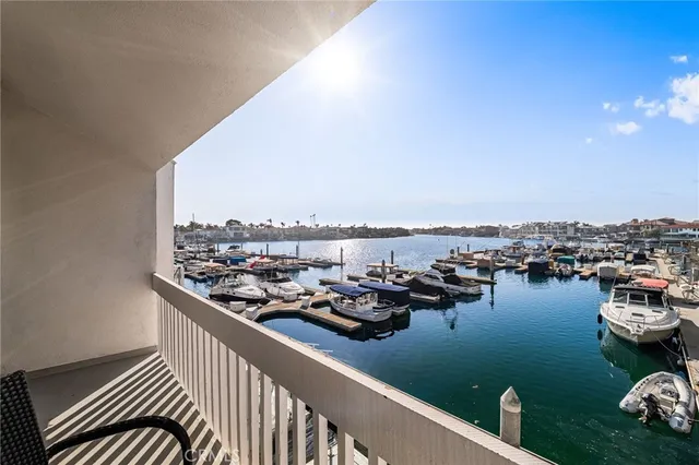 $2,150,000 | 16435 Harbour Lane, Unit 13, Huntington Beach, CA 92649