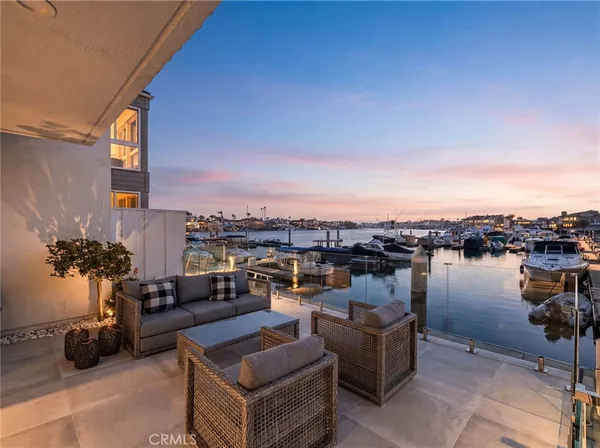 $2,150,000 | 16435 Harbour Lane, Unit 13, Huntington Beach, CA 92649