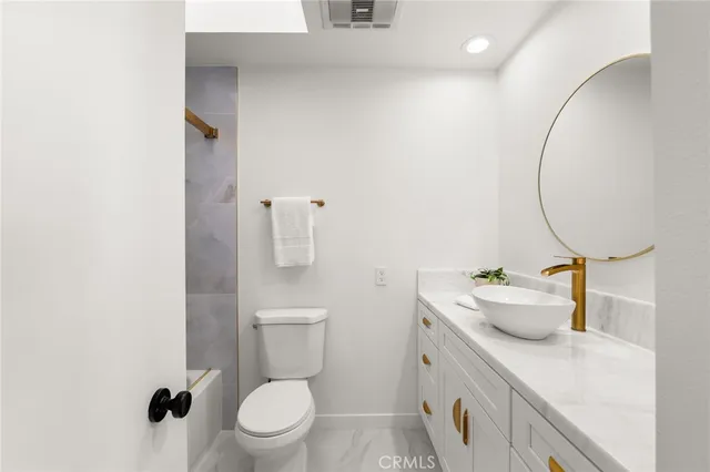 $2,150,000 | 16435 Harbour Lane, Unit 13, Huntington Beach, CA 92649