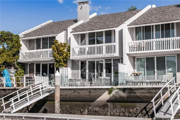 $2,150,000 | 16435 Harbour Lane, Unit 13, Huntington Beach, CA 92649