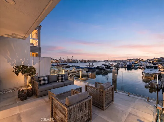 $2,150,000 | 16435 Harbour Lane, Unit 13, Huntington Beach, CA 92649