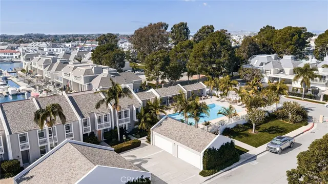 $2,150,000 | 16435 Harbour Lane, Unit 13, Huntington Beach, CA 92649