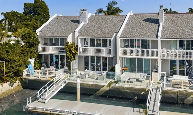 $2,150,000 | 16435 Harbour Lane, Unit 13, Huntington Beach, CA 92649