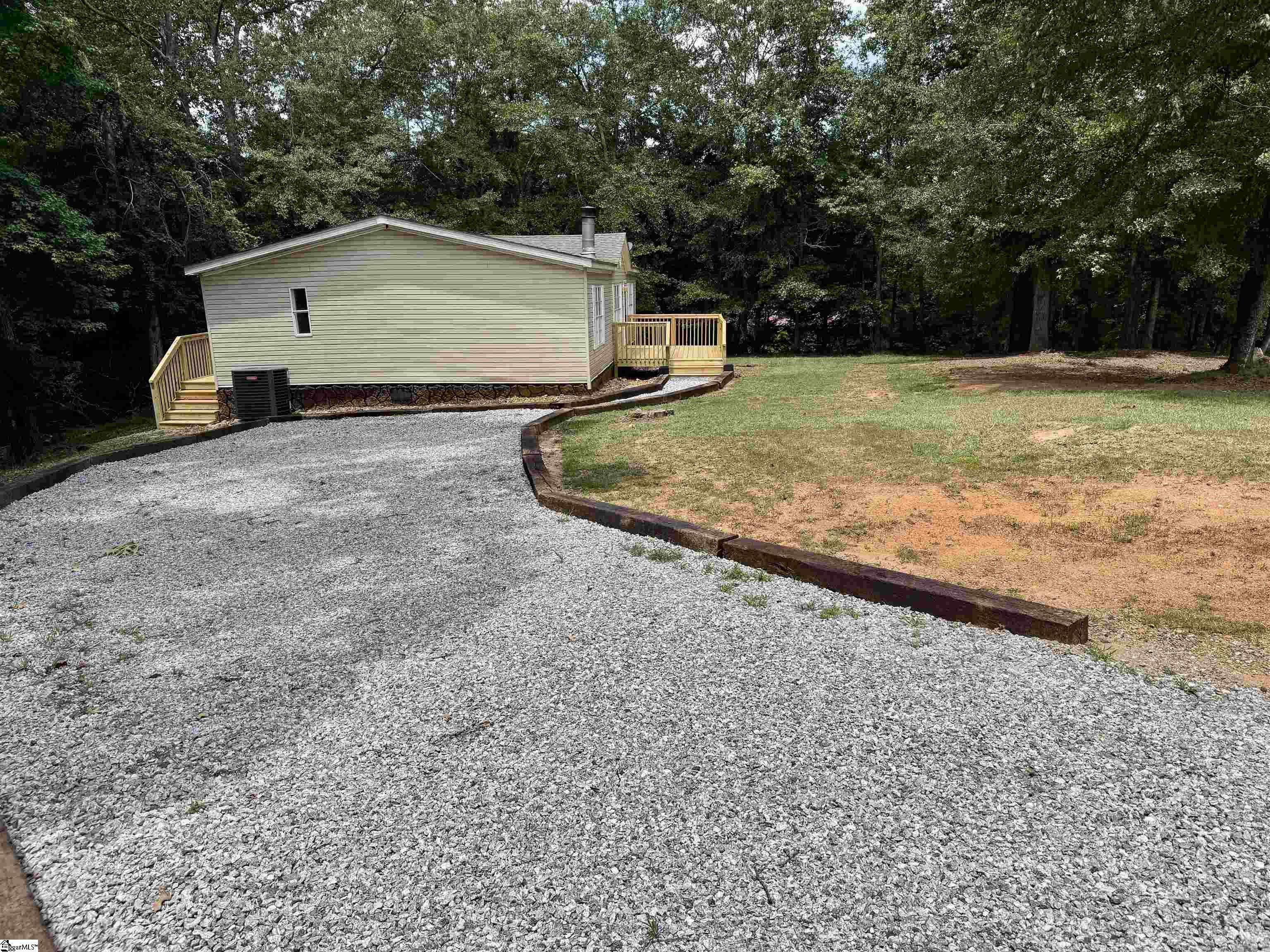 223 Stringer Road Anderson, SC 29621 - Photo 4 of 40