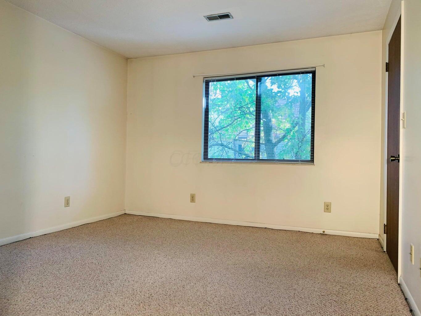 2188 Hedgerow Road, Unit 2188G Columbus, OH 43220 - Photo 8 of 26 Master bedroom 1
