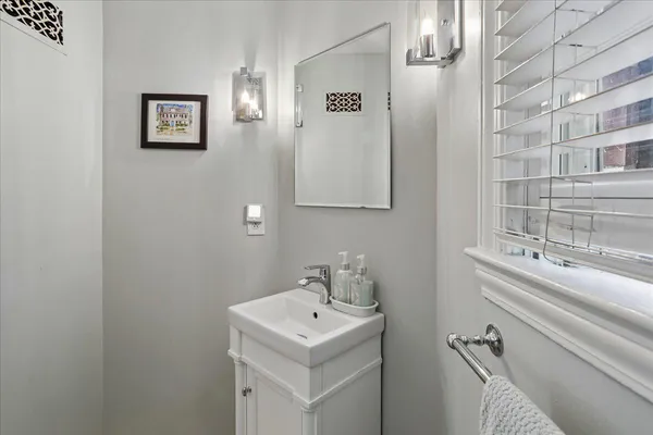 $8,000 | 139 Hesketh Street, Chevy Chase, MD 20815