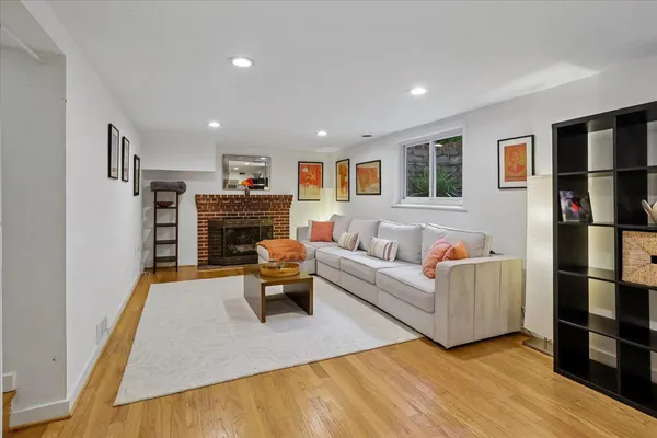 $8,000 | 139 Hesketh Street, Chevy Chase, MD 20815