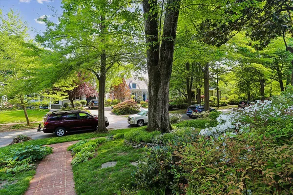 $8,000 | 139 Hesketh Street, Chevy Chase, MD 20815