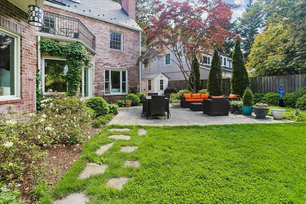 $8,000 | 139 Hesketh Street, Chevy Chase, MD 20815