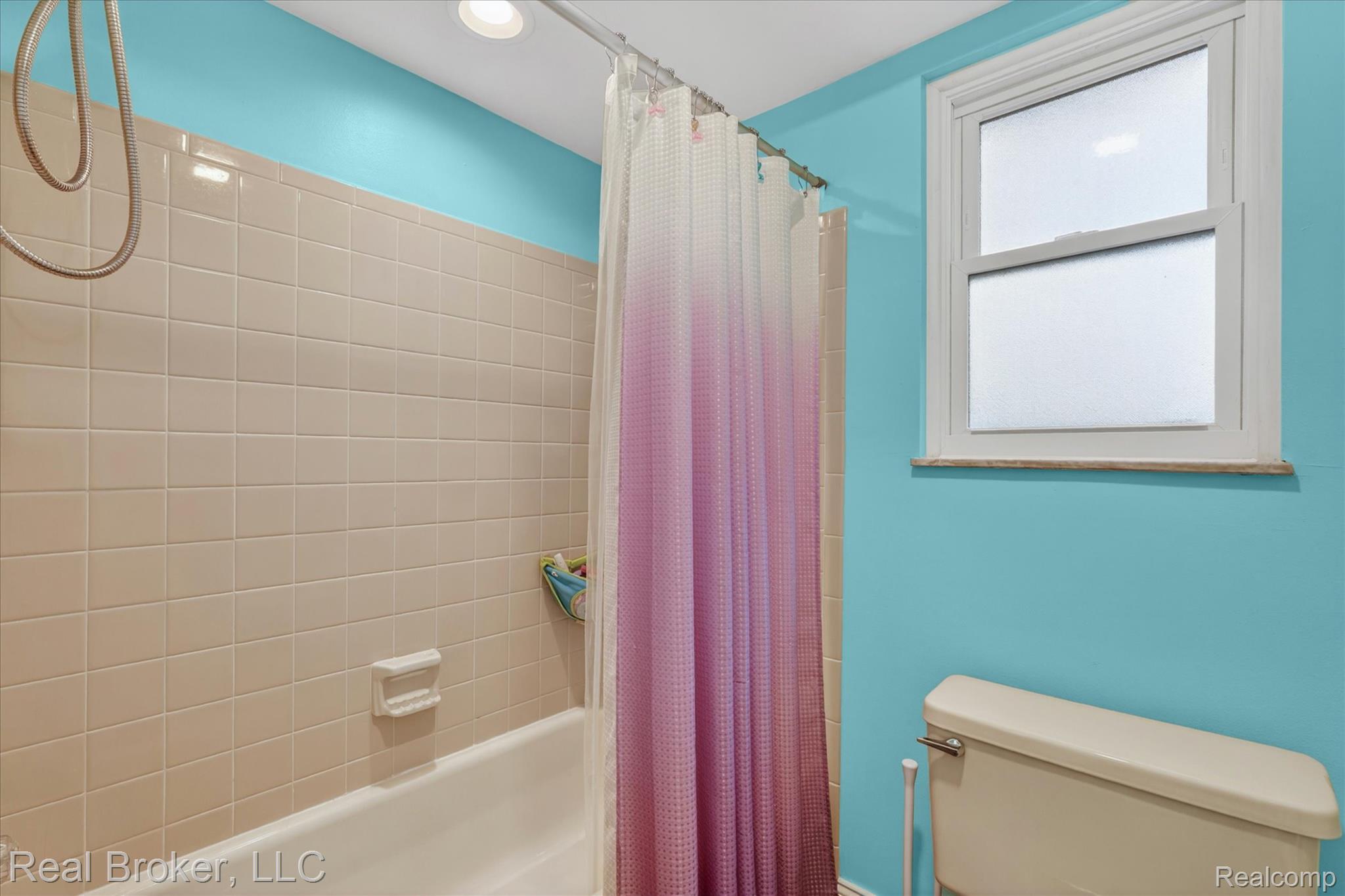 3885 Morgan Road Lake Orion, MI 48359 - Photo 30 of 57 30-3885-Morgan-Rd-Orion-Township-MI-48359-WindowStill.jpg