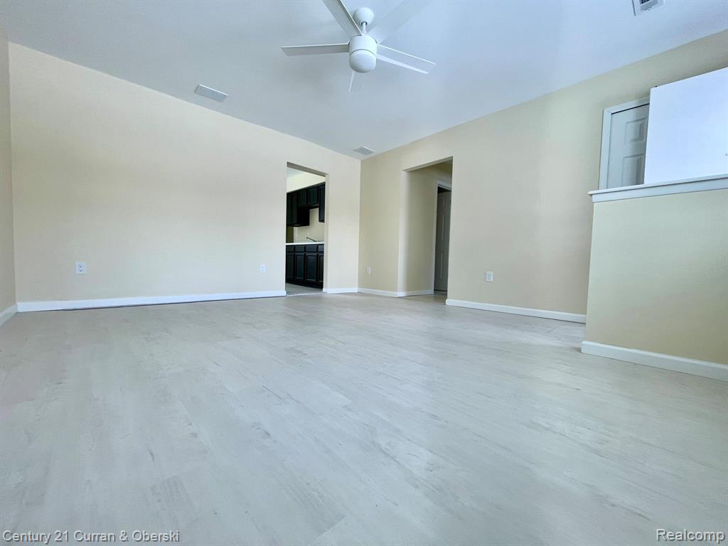 26141 Yale Street Inkster, MI 48141 - Photo 3 of 11