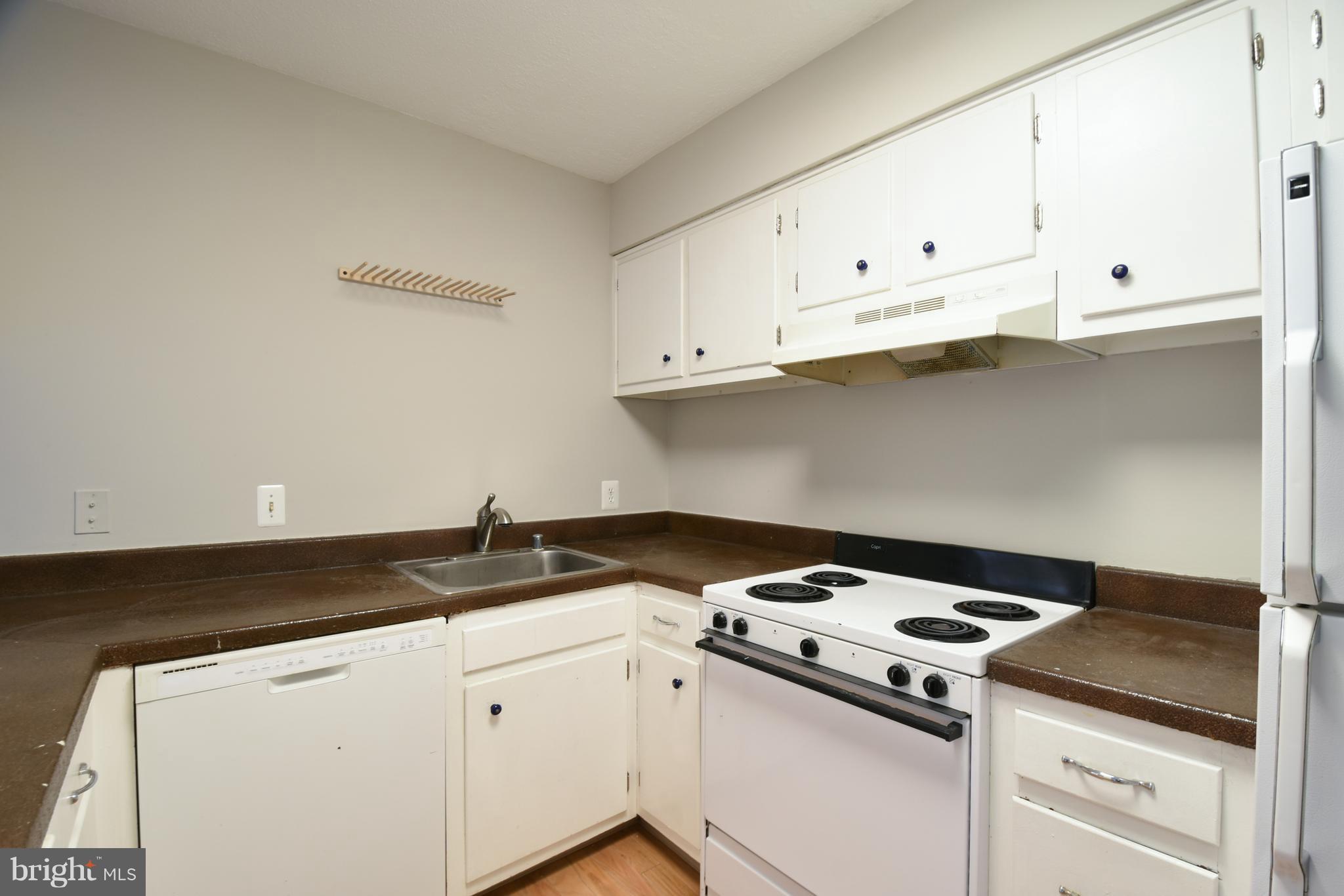 1358 Northgate Square Reston, VA 20190 - Photo 8 of 17 Kitchen