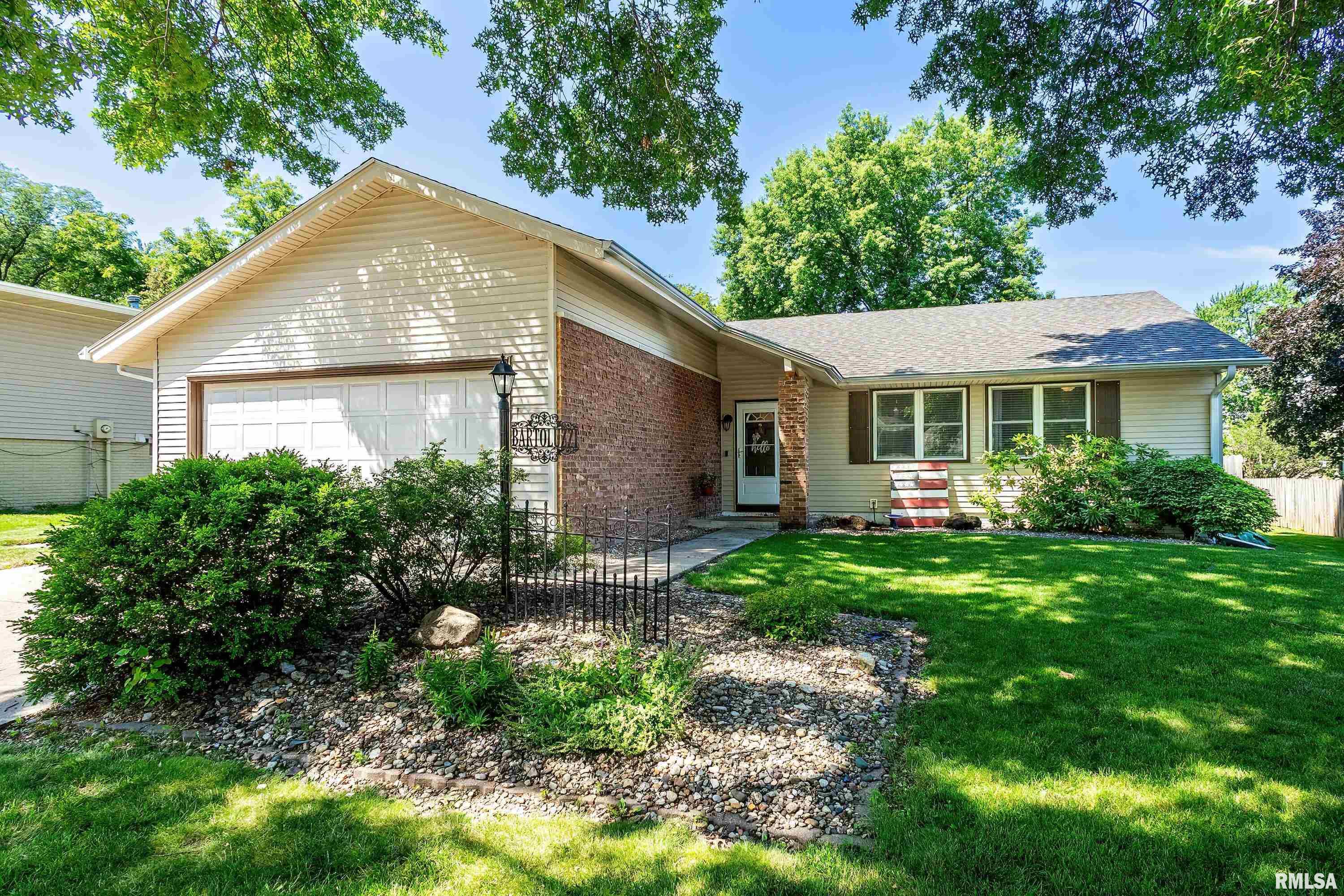 5518 Oakbrook Road Davenport, IA 52806 - Photo 1 of 35 Gallery Image 1