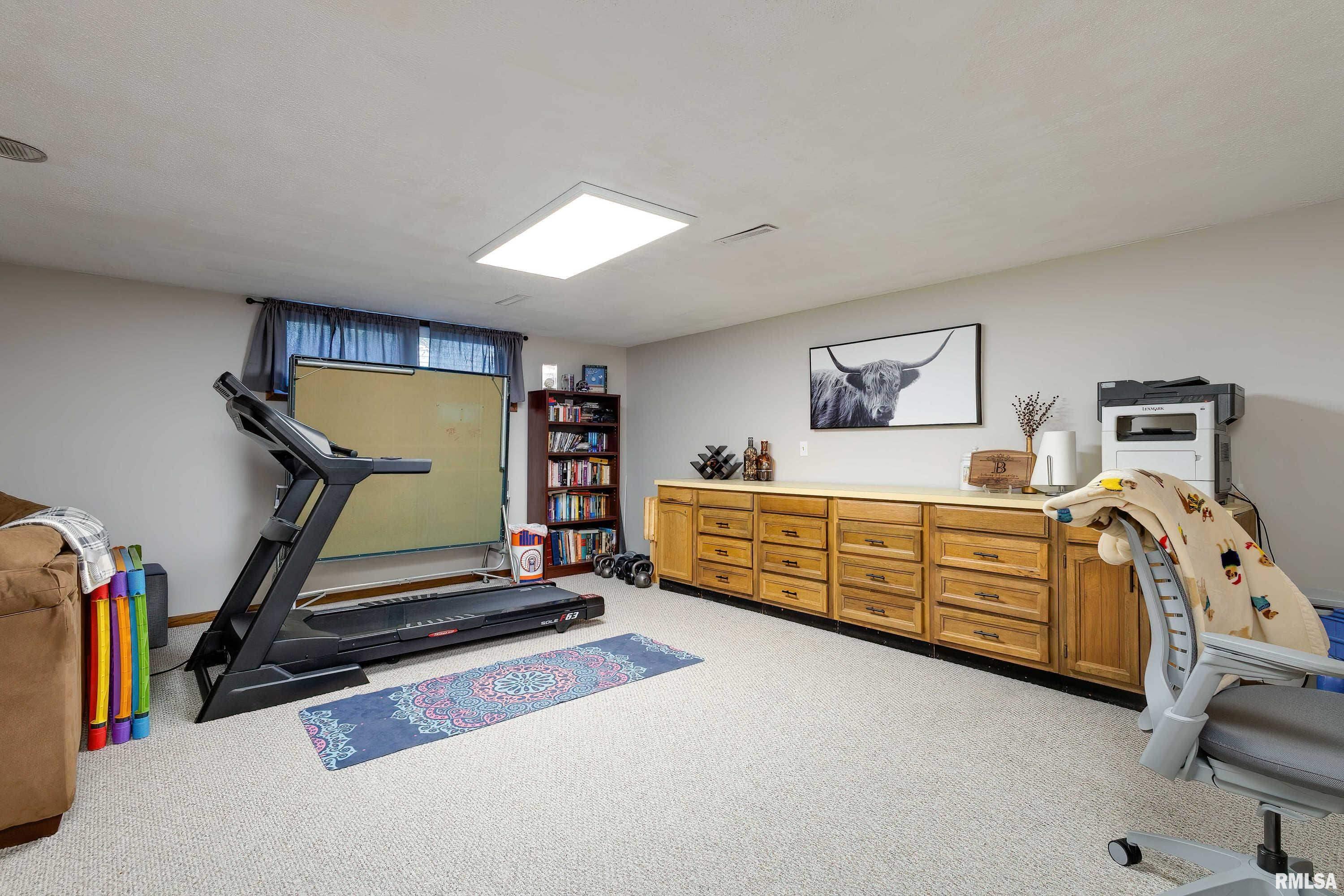 5518 Oakbrook Road Davenport, IA 52806 - Photo 21 of 35 Gallery Image 21