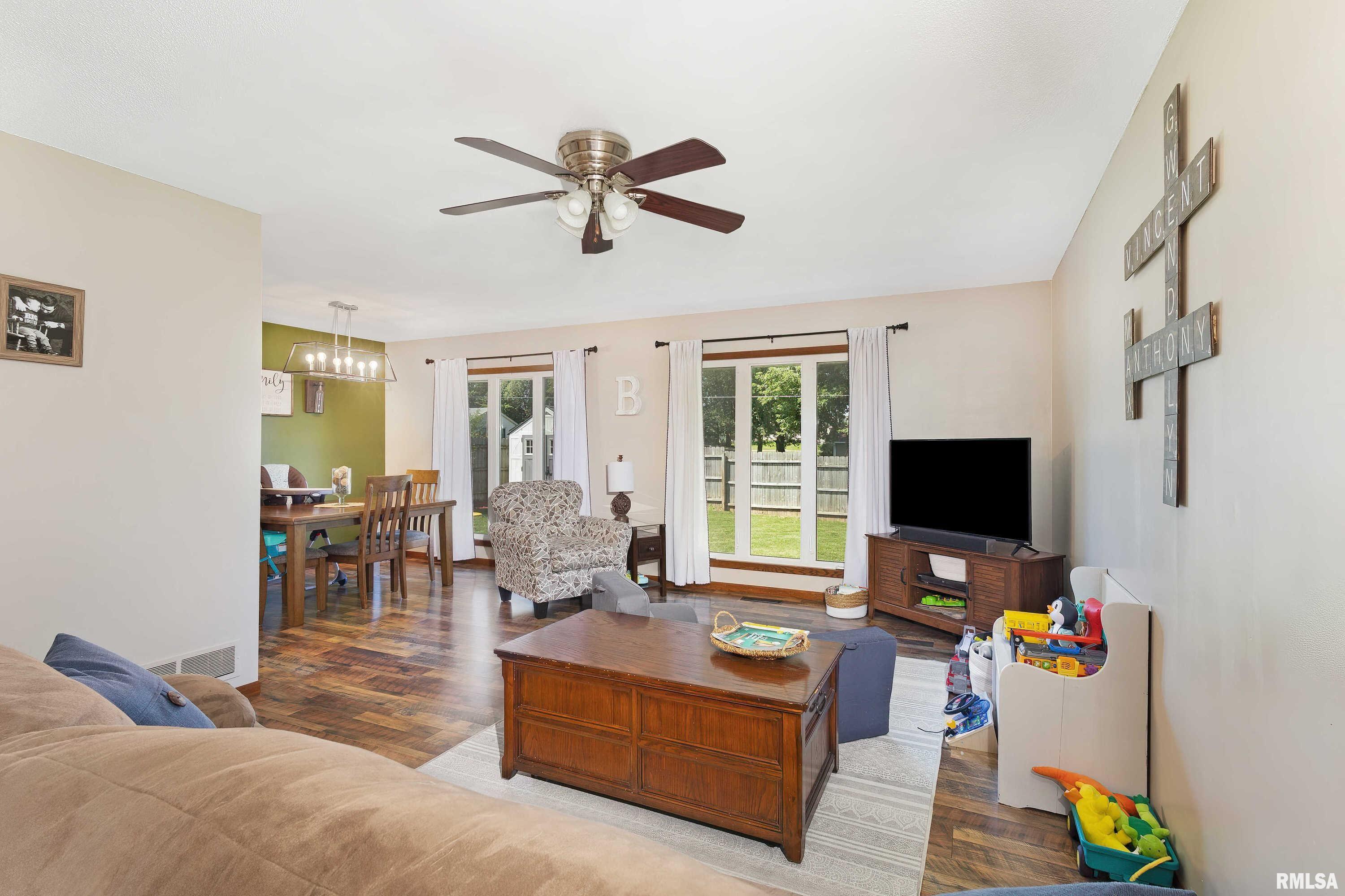 5518 Oakbrook Road Davenport, IA 52806 - Photo 5 of 35 Gallery Image 5