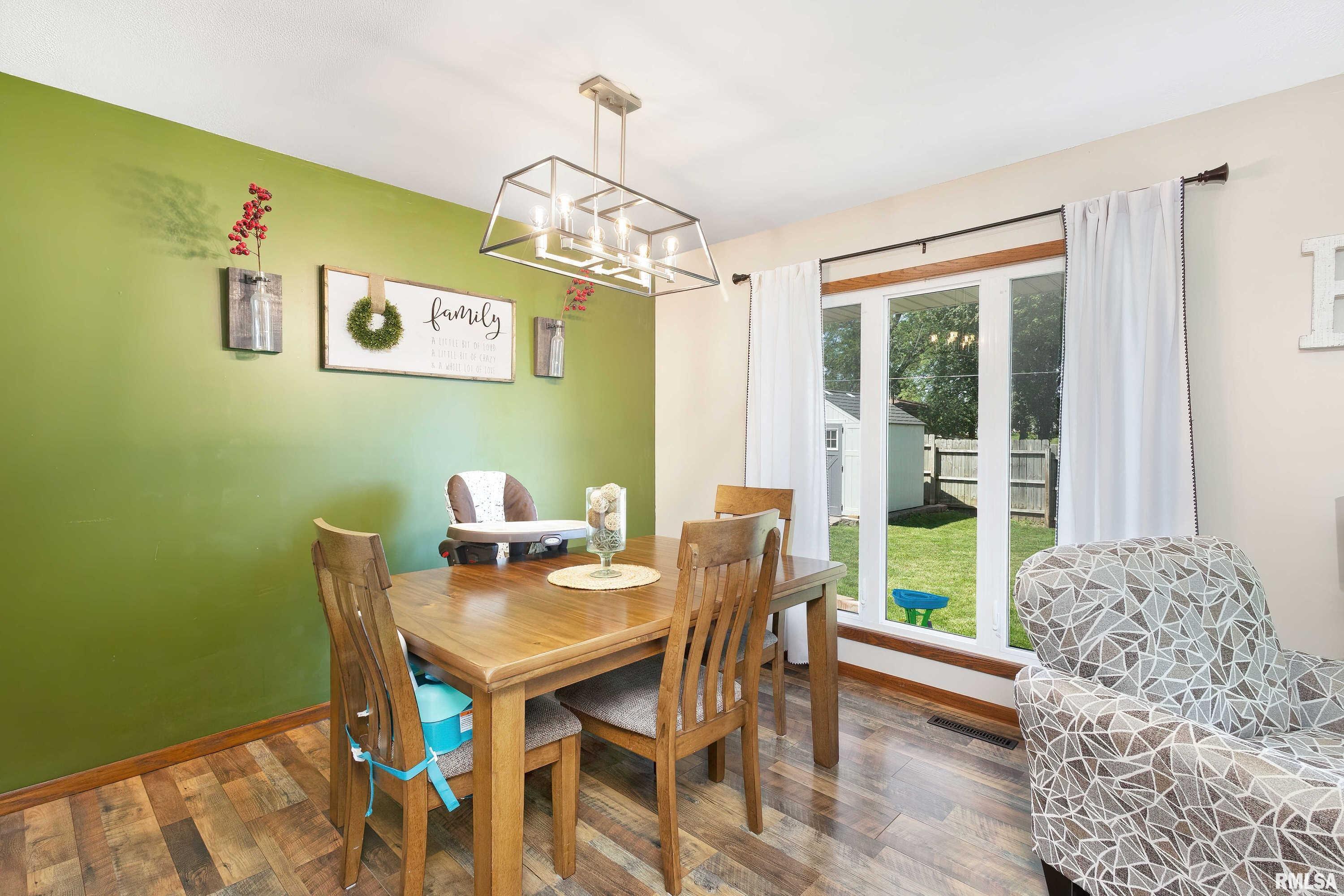 5518 Oakbrook Road Davenport, IA 52806 - Photo 7 of 35 Gallery Image 7