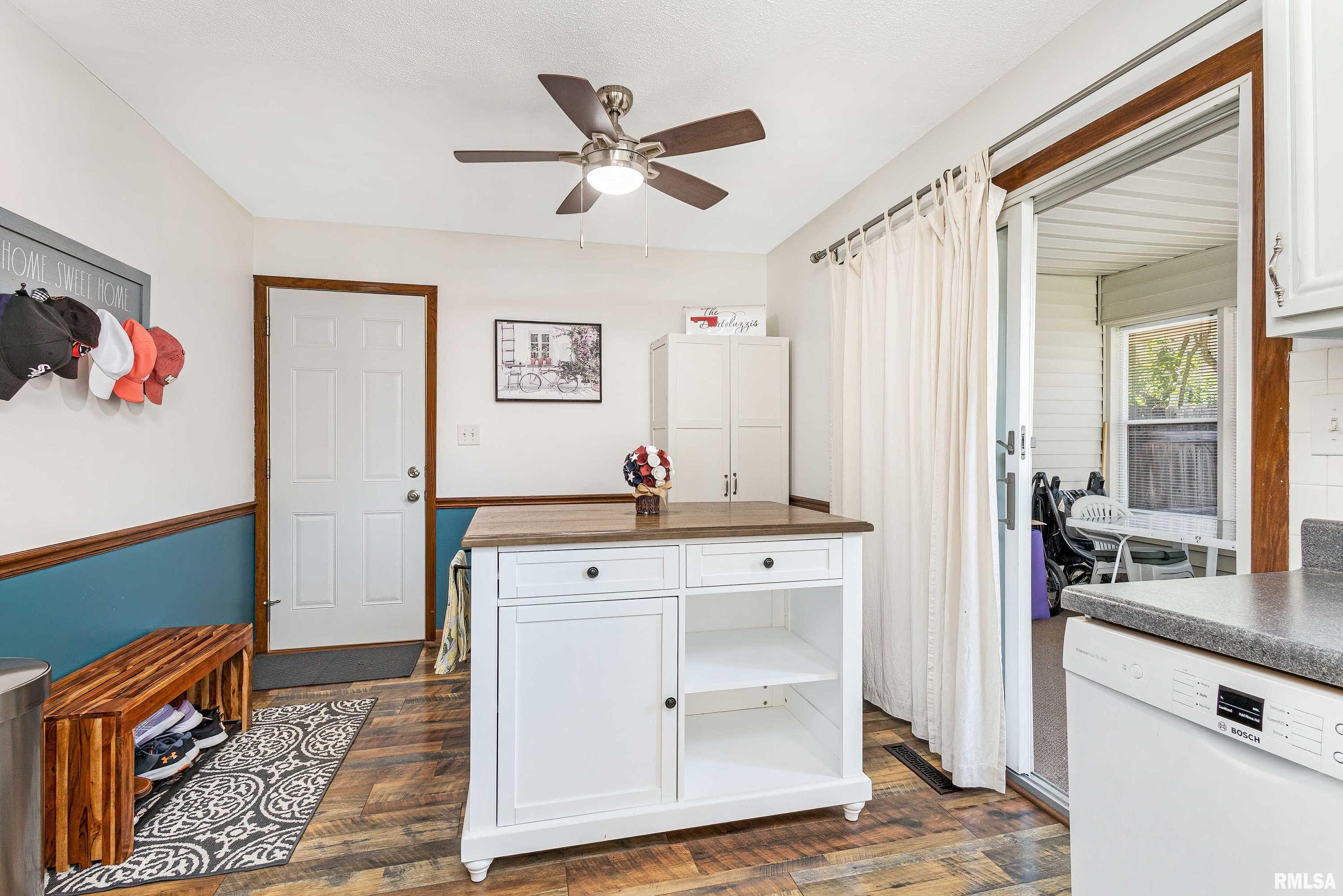 5518 Oakbrook Road Davenport, IA 52806 - Photo 10 of 35 Gallery Image 10