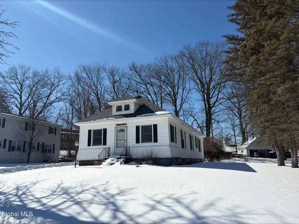 $2,500 | 5 Mockingbird Hill, Colonie, NY 12110