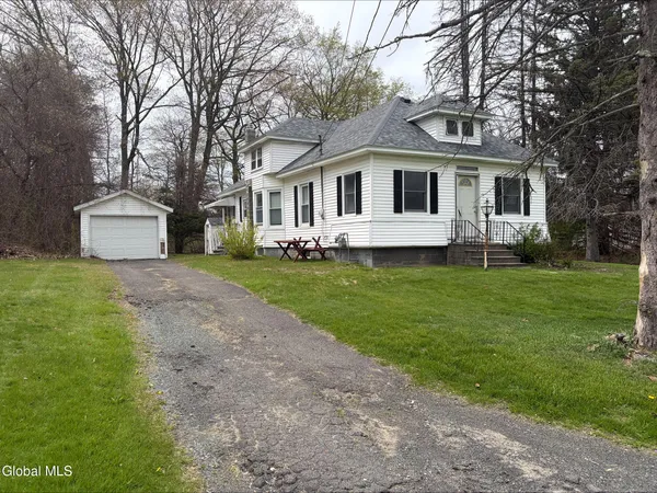 $2,500 | 5 Mockingbird Hill, Colonie, NY 12110