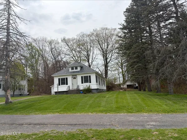 $2,500 | 5 Mockingbird Hill, Colonie, NY 12110