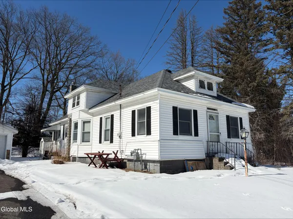 $2,500 | 5 Mockingbird Hill, Colonie, NY 12110