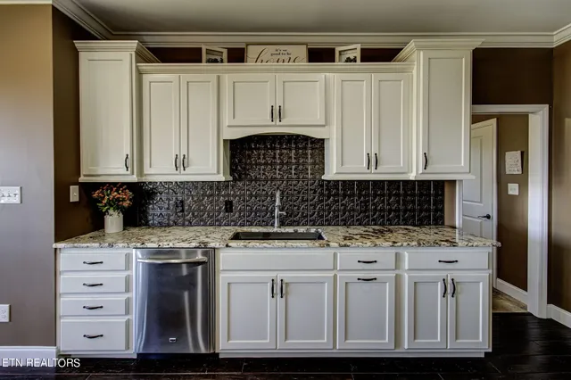 $1,300,000 | 216 Majestic View Drive, Rockwood, TN 37854