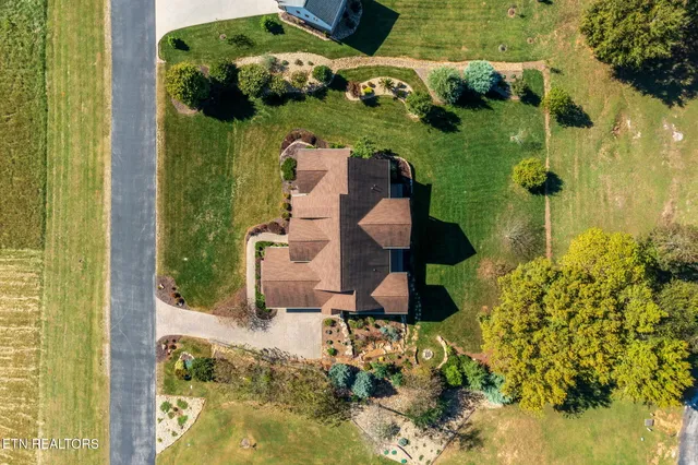 $1,300,000 | 216 Majestic View Drive, Rockwood, TN 37854