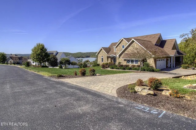 $1,300,000 | 216 Majestic View Drive, Rockwood, TN 37854