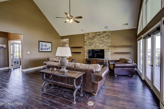 $1,300,000 | 216 Majestic View Drive, Rockwood, TN 37854