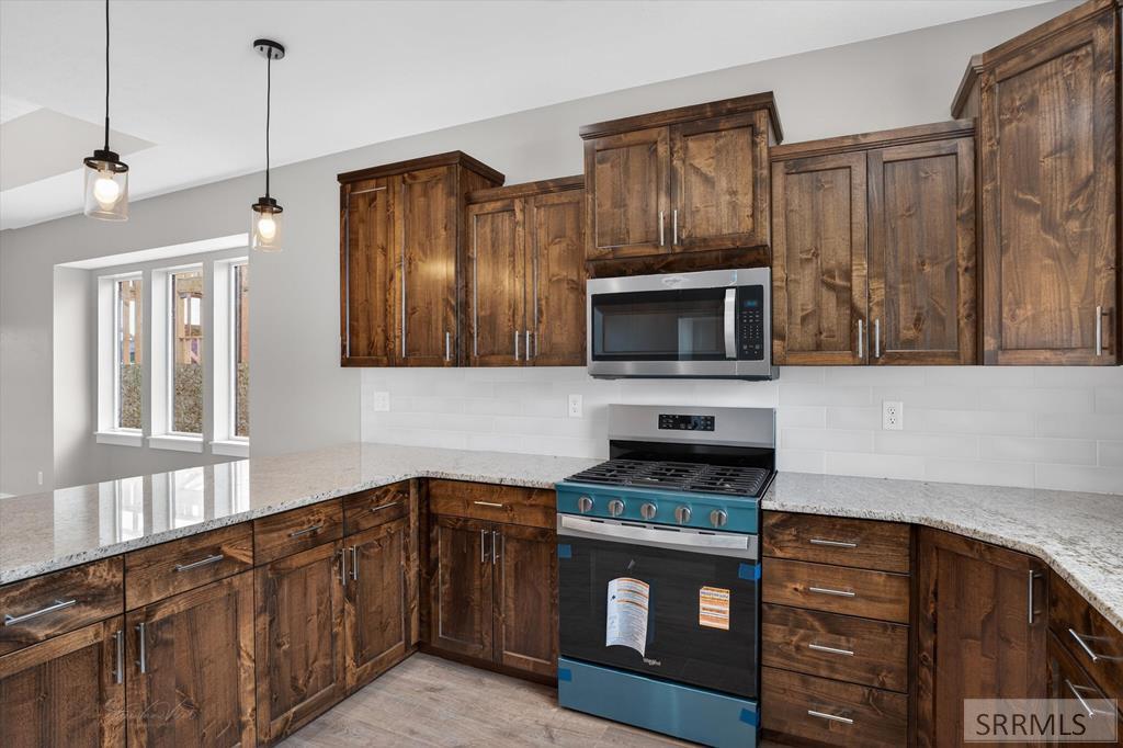 4456 Center Street Pocatello, ID 83201 - Photo 10 of 48