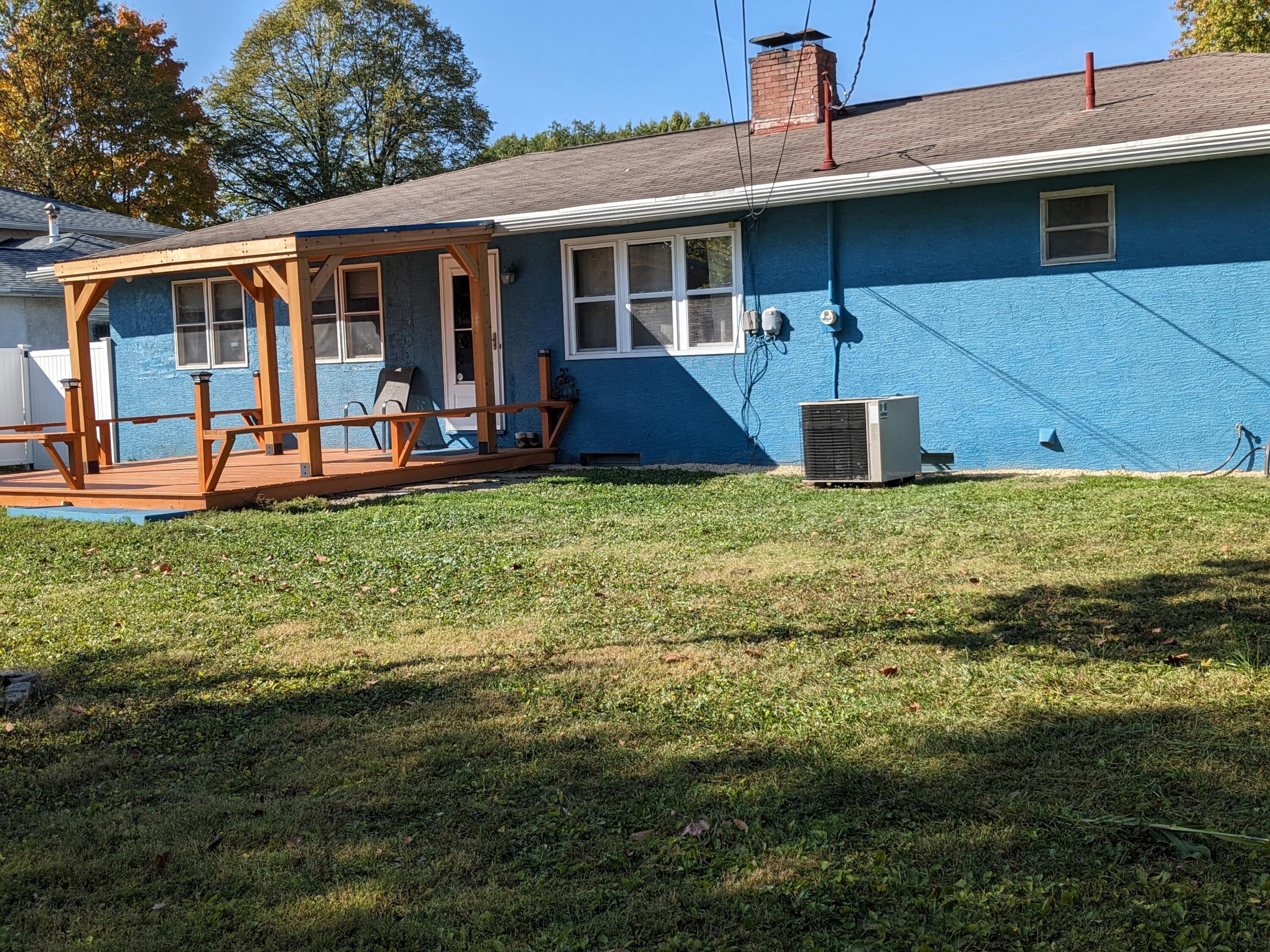 5316 Poplarwood Road Columbus, OH 43229 - Photo 31 of 34 PXL_20231018_152954662.PORTRAIT.ORIGINAL