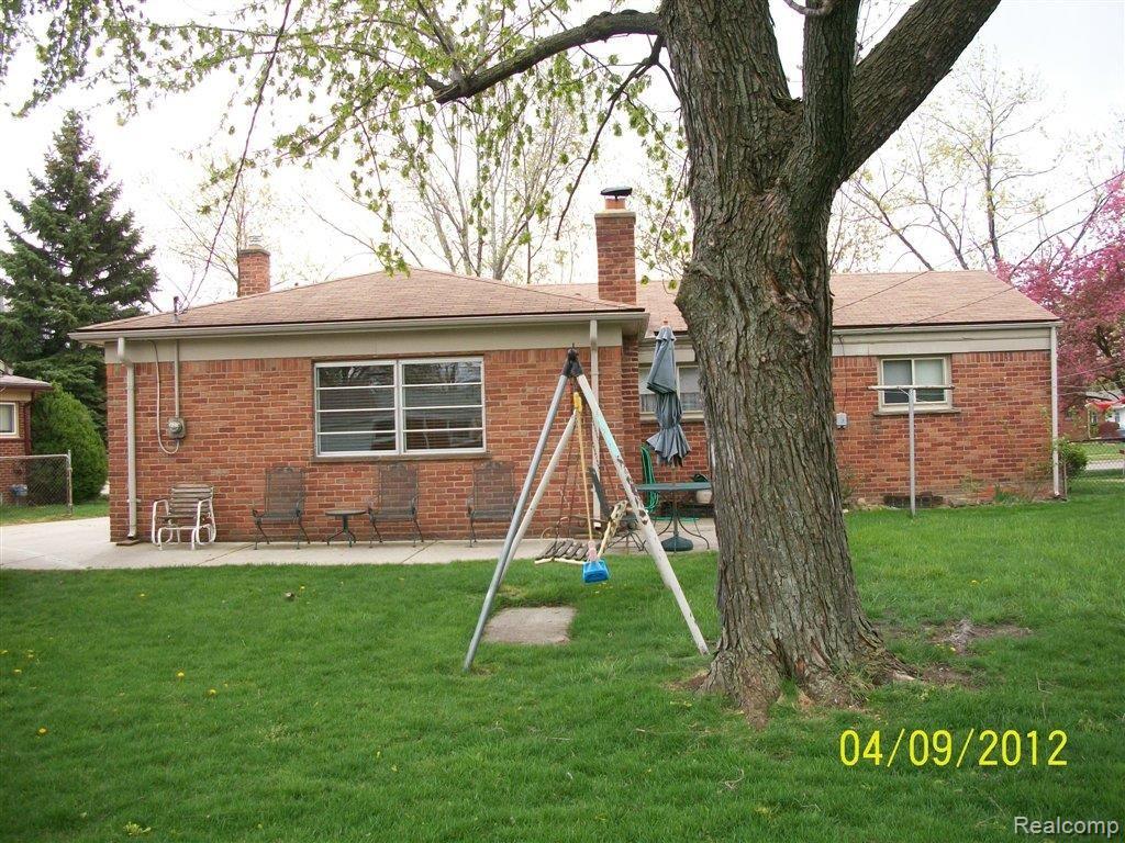 3551 Rome Avenue Warren, MI 48091 - Photo 2 of 13 100_7625.JPG