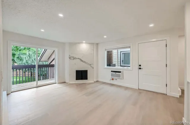 $1,850 | 14590 East 2nd Avenue, Unit 300, Aurora, CO 80011