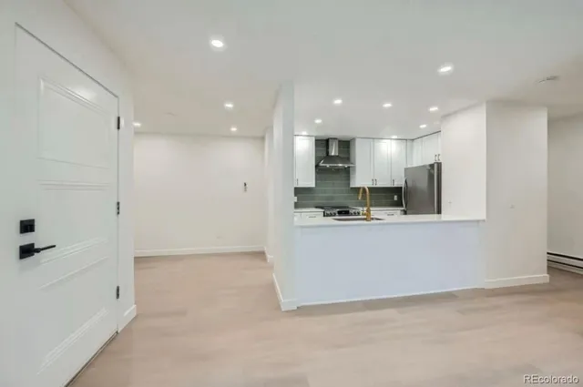 $1,850 | 14590 East 2nd Avenue, Unit 300, Aurora, CO 80011