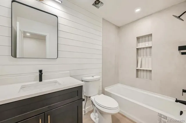 $1,850 | 14590 East 2nd Avenue, Unit 300, Aurora, CO 80011